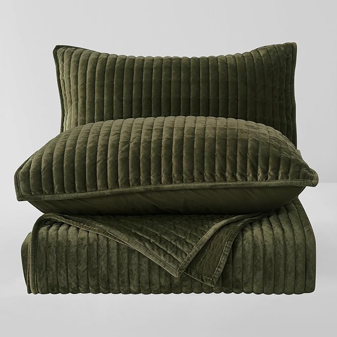 Wonderful Luxury Velvet Quilt - Striped Channel Stitch Dark Green Quilt King, Soft Velvet Lightweight Comforter, Pet-Friendly, Tear-Resistant, Bedspread Coverlet Bedding Set for All Season,106"x94"