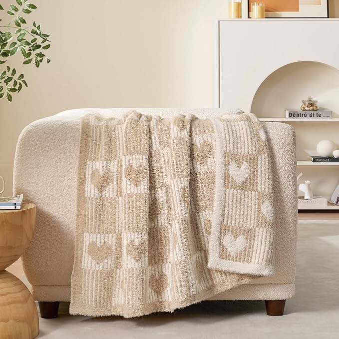 Snuggle Sac Heart Checkered Throw Blanket for Women,Love Blanket Heart Blankets for Her Wife Girlfriend Mom,Super Soft Warm Fluffy Faux Fur Blanket for Couch Sofa Bed,Beige Heart,50x60 inches