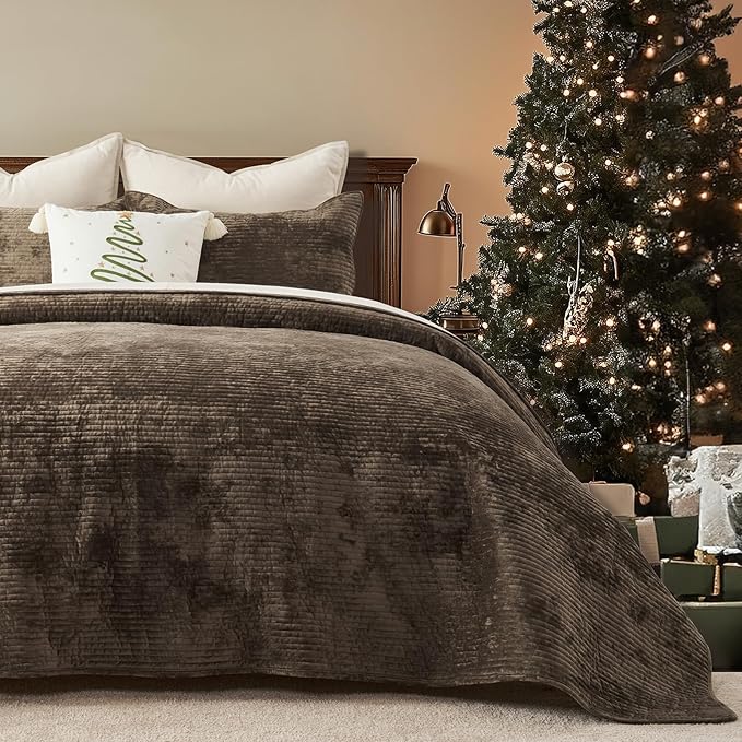 EverGrace Velvet Quilt Set Queen Size, Luxurious Soft Quilted Bedding Sets, Lightweight Velvet Comforter for All Season, Striped Channel Bedspread Coverlet with 2 Shams, Mushroom Brown