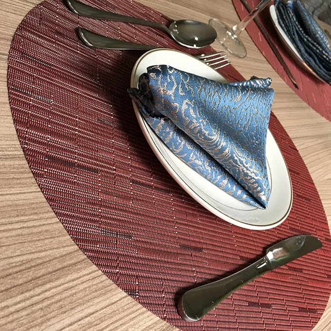 WAZAIGUR Round Placemats Set of 4 Woven Vinyl Easy to Clean Heat Resistant Kitchen Table Mats 15 Inch(Wine Red 4)
