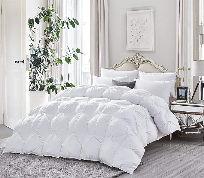 Luxurious King/California King Goose Down Comforter, Unique White Pinch Pleat, 600 Thread Count, 100% Egyptian Cotton Cover, 75 Oz Fill Weight, 750 Fill Power