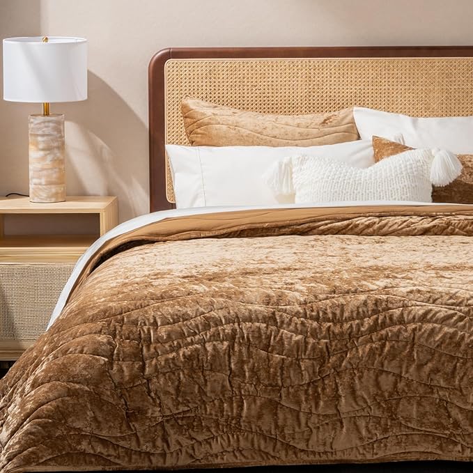 EVERGRACE Luxury Velvet Quilt Queen Size, Ultra Soft Wave Crushed Velvet Bedding Set, Lightweight Quilted Comforter Set for All Season, Oversized Bedspread Coverlet with 2 Shams, Harvest Gold