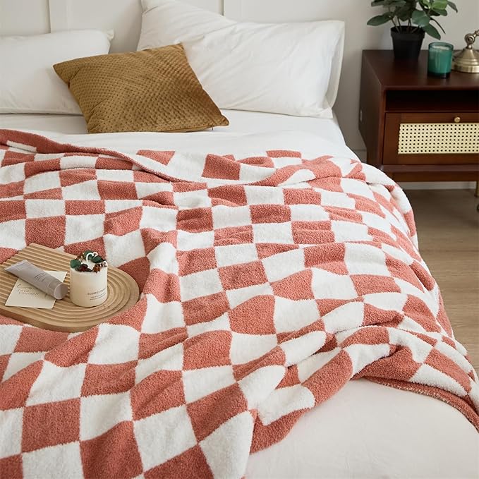 YIRUIO Throw Blankets Checkered Queen,King Size Big Fluffy Fuzzy Warmer Comfort Reversible Super Soft Cozy Decor for Home Bed Couch Sofa Room (Red, 80''x90'')