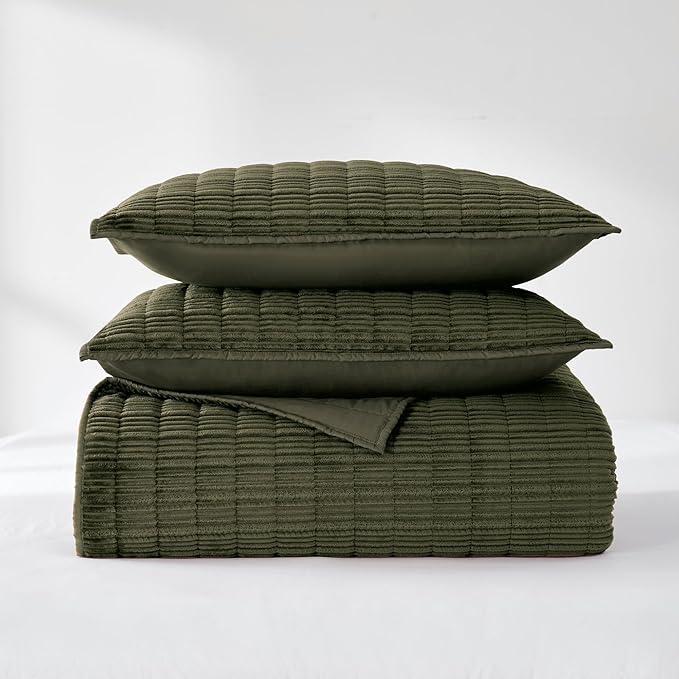Wonderful Luxury Velvet Quilt - Striped Channel Stitch Dark Green Quilt Queen, Soft Corduroy Lightweight Comforter, Pet-Friendly, Tear-Resistant, Bedspread Coverlet Bedding Set for All Season,94"x94"