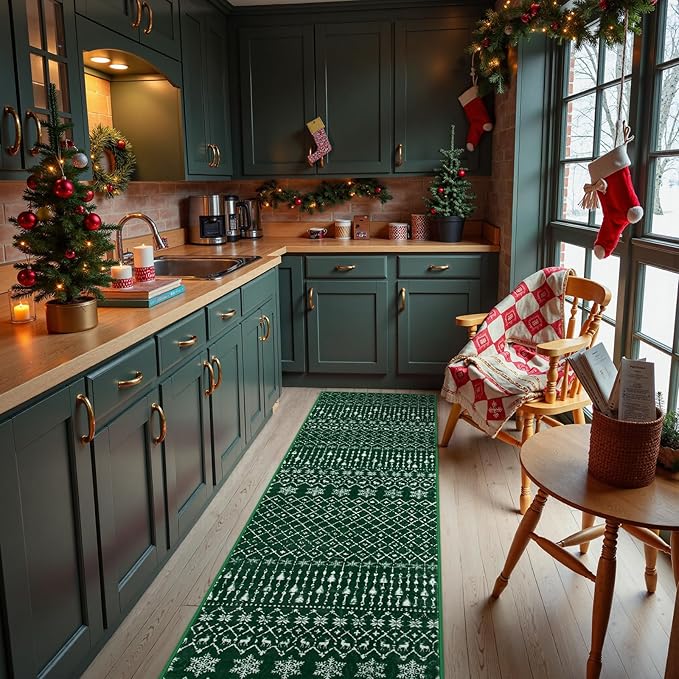Lahome Christmas Runner Rug for Hallway 2x8 Non Slip Soft Long Kitchen Carpet Runner Washable Low Pile Xmas Snowflake Carpet Runner for Entryway Bathroom Holiday Winter Home Decor Green