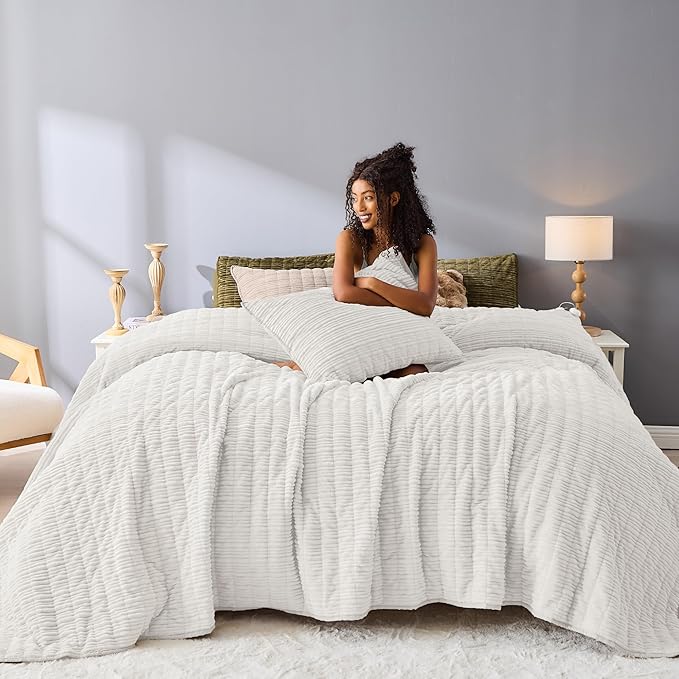 Wonderful Luxury Velvet Quilt Set Twin Size Stitched White Bedding Set 2 Pieces, Soft Tufted Corduroy Lightweight Comforter, Pet-Friendly, Tear-Resistant Bedspread Coverlet Bedding for All Season