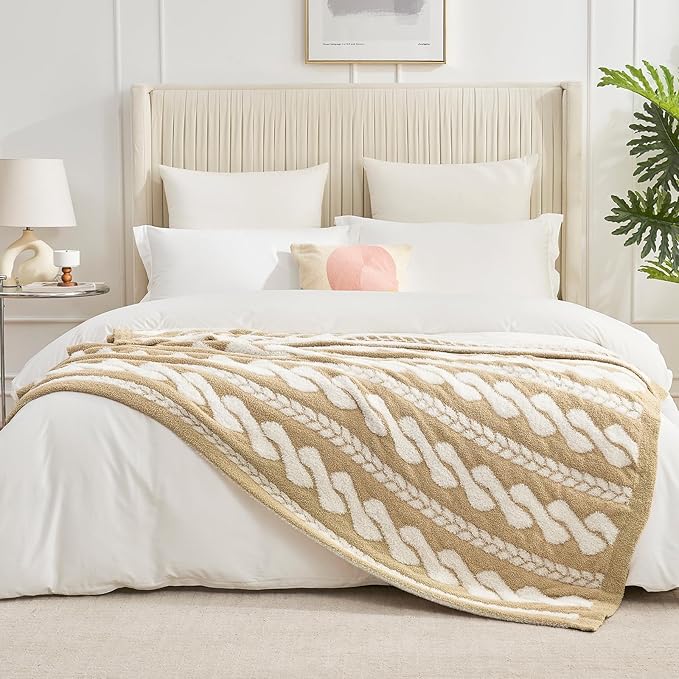 Amélie Home Cable Knit Throw Blanket for Couch, Bicolour Super Soft Fuzzy Blanket for Sofa, Luxury Cozy Fluffy Throw for Room Decor, 50" x 60", Cable Beige & White
