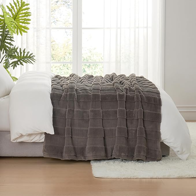 Amélie Home Luxury Striped Faux Fur Throw Blanket for Couch, Soft Cozy Fuzzy Fluffy Plush Blankets for Sofa Chair Gift for Women, 55"x70", Charcoal Gray