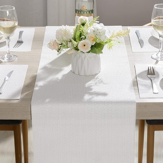 AHHFSMEI Placemats for Dining Table Set of 6 Woven Vinyl Plastic Place Mats Non-Slip Heat Insulation Stain Resistant Table Mats Washable Easy Clean Placemats (White)