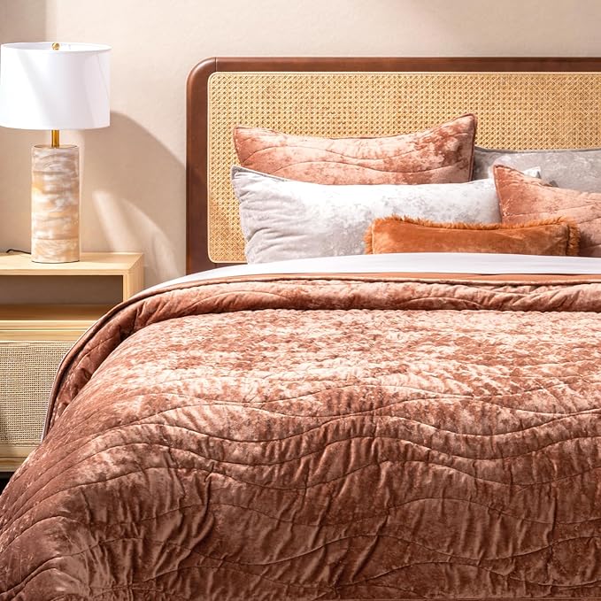 EverGrace Luxury Velvet Quilt King Size, Ultra Soft Wave Crushed Velvet Bedding Set, Lightweight Quilted Comforter Set for All Season, Oversized Bedspread Coverlet with 2 Shams, Burnt Orange