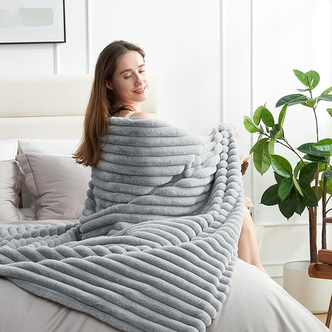 Amélie Home Faux Fur Throw Blanket for Couch, Cozy Fuzzy Fluffy Fur Luxurious Soft Striped Plush Gift Blankets for Family Sofa Chair Bedroom, 55"x70", Light Grey