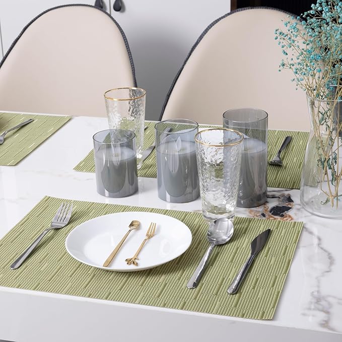 Winknowl Placemats Set of 8, Washable Vinyl Woven Place Mats Indoor and Outdoor Heat Stain and Water Resistant Elegant Plastic Table Mats for Kitchen Dining Table (Green)