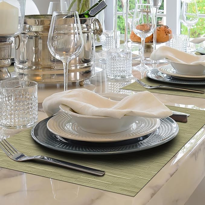 Winknowl Placemats Set of 8, Washable Vinyl Woven Place Mats Indoor and Outdoor Heat Stain and Water Resistant Elegant Plastic Table Mats for Kitchen Dining Table (Green)