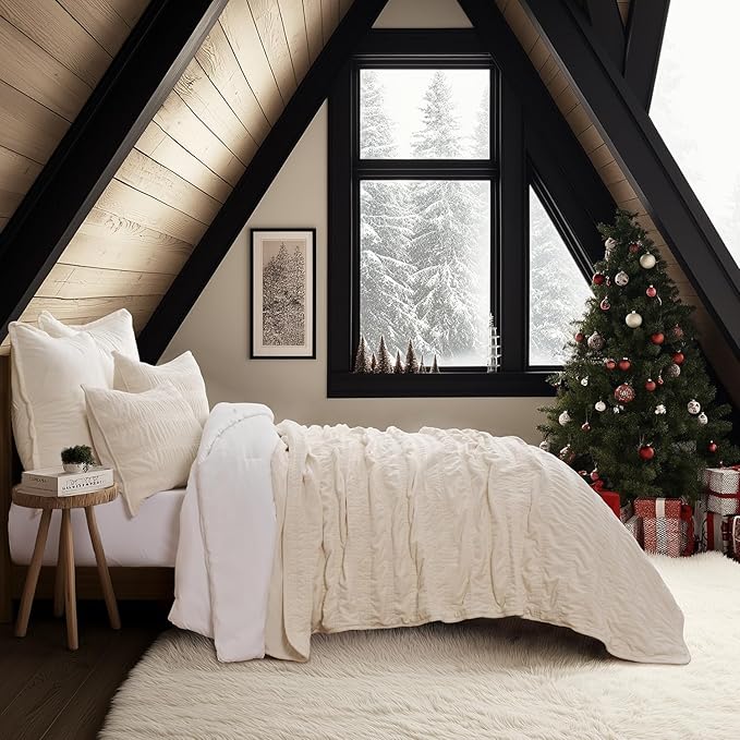 EVERGRACE Velvet Quilt Queen Size, Luxury Velvet Bedding Set, Ultra Soft Ruched Quilt Sets, Lightweight Comforter Vintage Textured Bedspread Coverlet with 2 Shams for All Season, Cream White