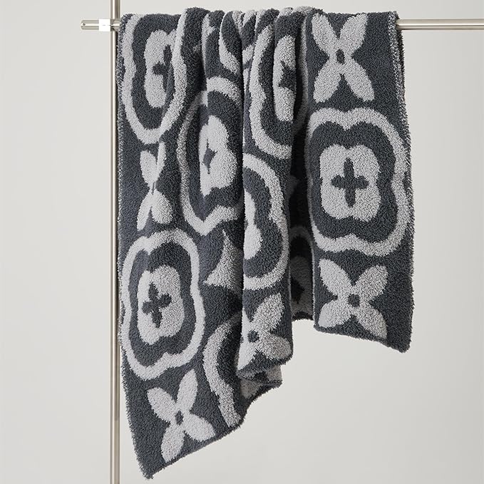 YIRUIO Blankets & Throws Ultra Soft Extra Plush & Warm Fluffy Fuzzy Cozy Middleweight Gift for Birthdays Holidays Any Occasion