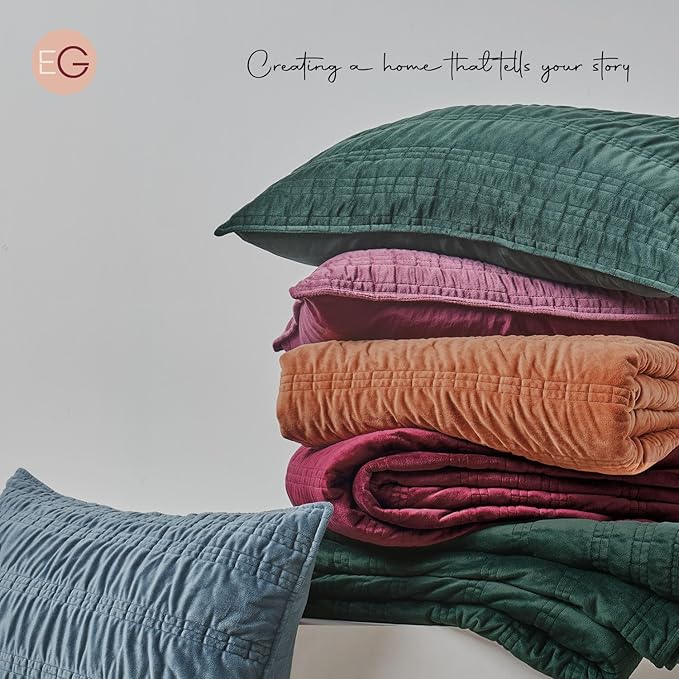 EVERGRACE Velvet Quilt King Size, Luxury Velvet Bedding Set, Ultra Soft Ruched Quilt Sets, Lightweight Comforter Vintage Textured Bedspread Coverlet with 2 Shams for All Season, Dark Green