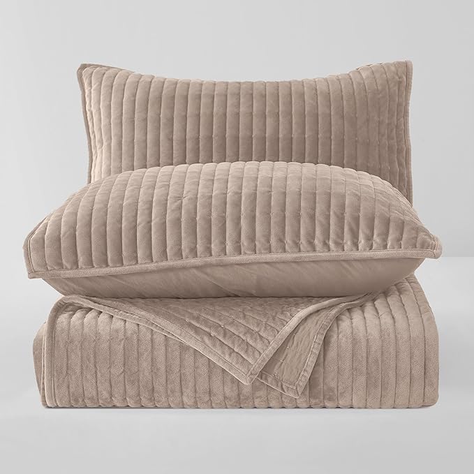 Wonderful Luxury Velvet Quilt - Striped Channel Stitch Apricot Beige Quilt King, Soft Velvet Lightweight Comforter, Pet-Friendly, Tear-resistant, Bedspread Coverlet Bedding Set for All Season,106"x94"