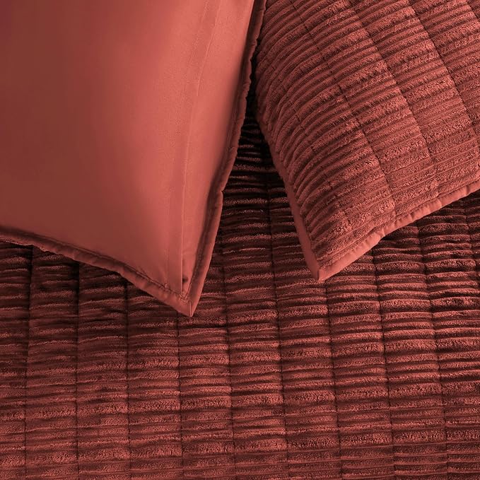 Wonderful Luxury Velvet Quilt - Striped Channel Stitch Red Quilt Queen, Soft Corduroy Lightweight Comforter, Pet-Friendly, Tear-Resistant, Bedspread Coverlet Bedding Set for All Season,94"x94"