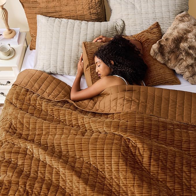 Wonderful Luxury Velvet Quilt - Striped Channel Stitch Caramel Quilt Queen, Soft Corduroy Lightweight Comforter, Pet-Friendly, Tear-Resistant, Bedspread Coverlet Bedding Set for All Season,94"x94"
