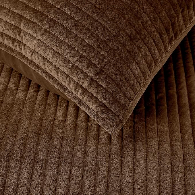 Wonderful Luxury Velvet Quilt - Striped Channel Stitch Brown Quilt Queen, Soft Velvet Lightweight Comforter, Pet-Friendly, Tear-Resistant, Bedspread Coverlet Bedding Set for All Season,94"x94"