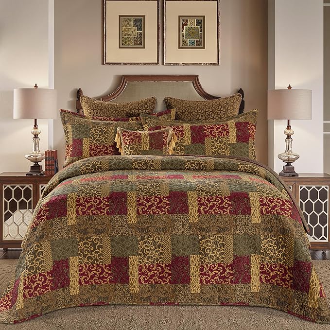 Loom and Mill Luxury Quilt Set 3 Piece, Traditional Patchwork Quilted Bedspread Queen Size with 2 Shams, Soft Lightweight Jacquard Bedding Coverlet Set for Christmas All Season (Red Gold, Queen)