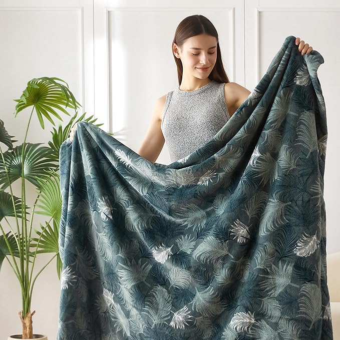 COOVA Faux Rabbit Fur & Flannel Throw Blanket 50x60 Inch - Luxury Fuzzy & Cozy Soft Blanket for All Seasons, Breathable and Comfortable for Bed, Sofa, Couch, and Camping, Feather Pattern,Blue