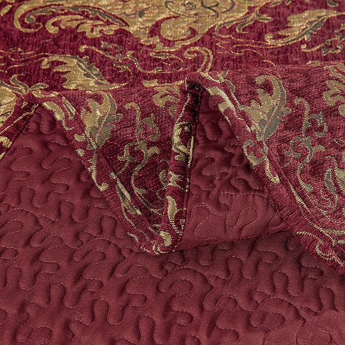 Loom and Mill Luxury Quilt Set 3 Piece, Classic Damask Quilted Bedspread Queen Size with 2 Shams, Soft Lightweight Jacquard Bedding Coverlet Set for Christmas All Season (Red, Queen)