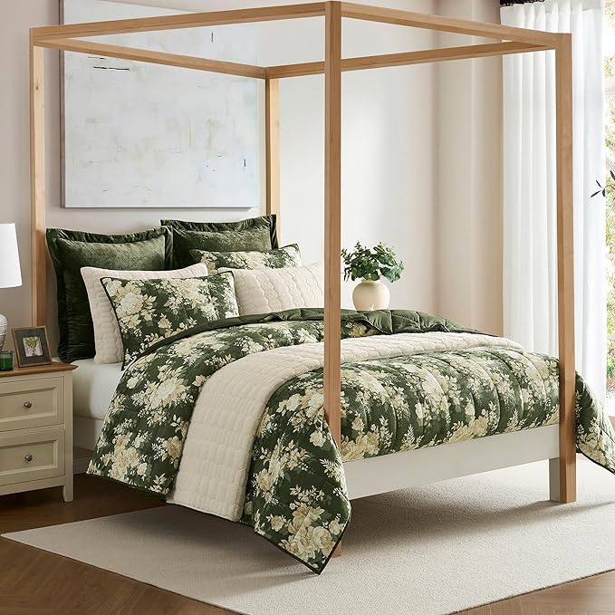 Wonderful Velvet Quilt Set, Box Stitched Army Green Velvet Lightweight Comforter King, Elegant Floral Printed, Pet-Friendly, Luxury Soft Cozy Bedspread Coverlet Bedding Set for All Season,106"x94"