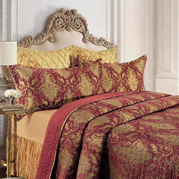 Loom and Mill Luxury Quilt Set 3 Piece, Classic Damask Quilted Bedspread King Size with 2 Shams, Soft Lightweight Jacquard Bedding Coverlet Set for Christmas All Season (Red, King)