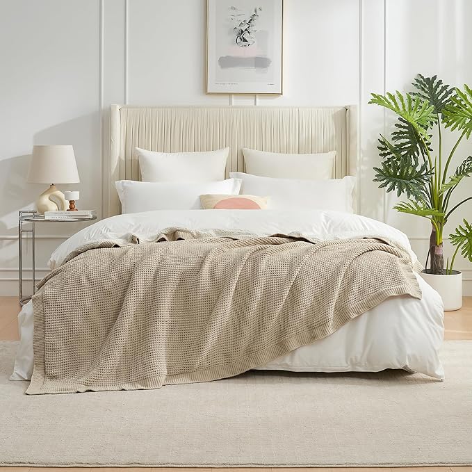 Amélie Home Reversible Waffle Weave Throw Blanket, Chenille Knit with Warm Sherpa, Soft Cozy Blanket for Bed, 60"x80", Beige