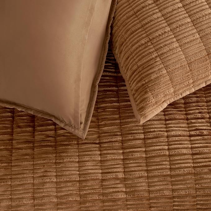 Wonderful Luxury Velvet Quilt - Striped Channel Stitch Caramel Quilt King, Soft Corduroy Lightweight Comforter, Pet-Friendly, Tear-Resistant, Bedspread Coverlet Bedding Set for All Season,106"x94"