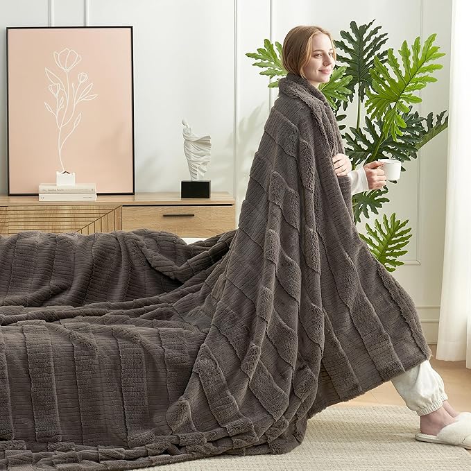 Amélie Home Luxury Striped Faux Fur Throw Blanket for Bed Queen Size, Soft Cozy Fuzzy Fluffy Plush Gift Blankets for Women, 88"x90", Charcoal Gray
