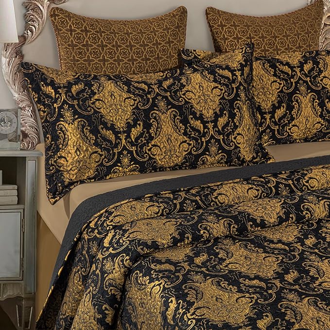 Loom and Mill Luxury Quilt Set 3 Piece, Classic Damask Quilted Bedspread Queen Size with 2 Shams, Soft Lightweight Jacquard Bedding Coverlet Set for Halloween Christmas All Season (Black, Queen)