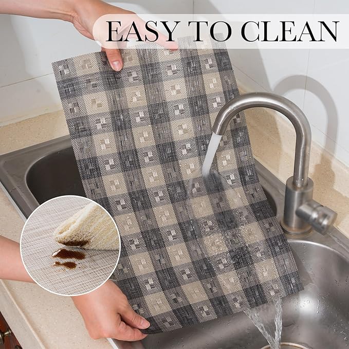 BACKTOEDEN Placemats Set of 6 Heat Resistant Washable Wipeable Placemat Woven Non-Slip Foldable Vinyl/Plastic Place Mats Indoor/Outdoor Mat Kitchen Dining Table Pad, Black Checkered