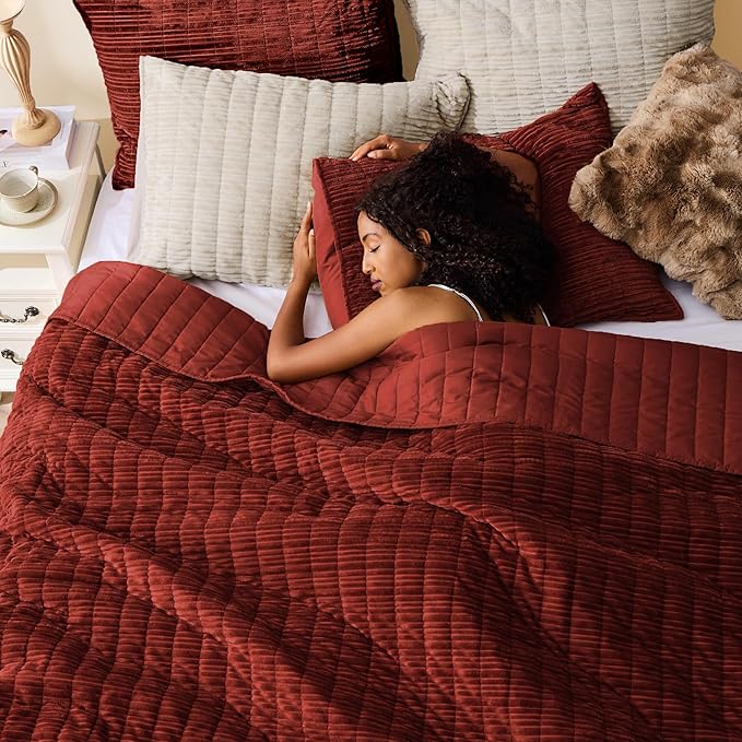 Wonderful Luxury Velvet Quilt - Striped Channel Stitch Red Quilt Queen, Soft Corduroy Lightweight Comforter, Pet-Friendly, Tear-Resistant, Bedspread Coverlet Bedding Set for All Season,94"x94"