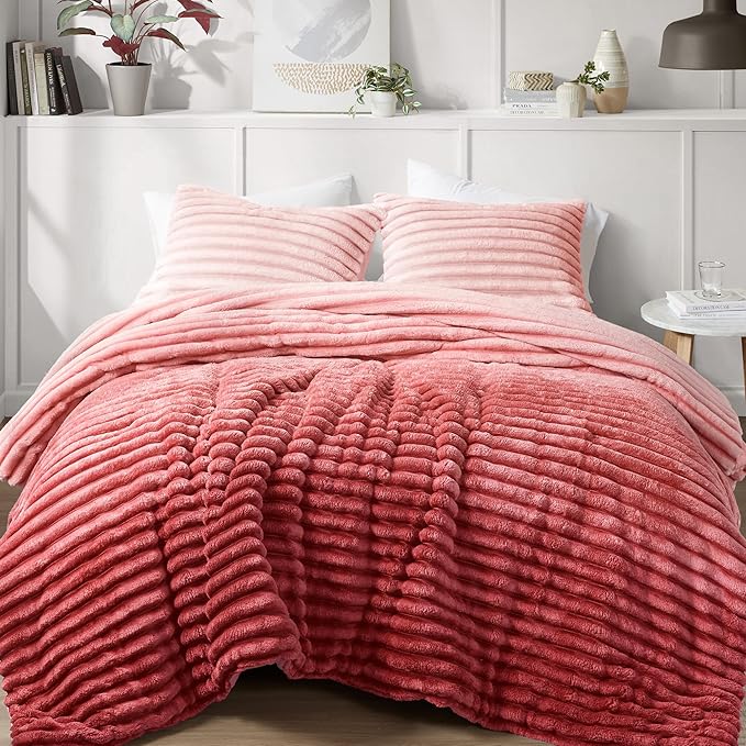 Intelligent Design Twin Comforter Set, Plush Bedding, Microfiber Reverse, 2 Piece, Lightweight, Super Soft Ribbed Velvet Comforter 1 Sham, All Season Fluffy Bed Set, Avril, Twin/Twin XL Blush Ombre