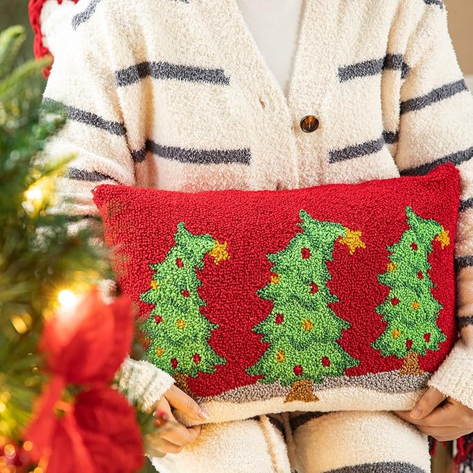 Glitzhome Hooked Christmas Pillow, 18 inch Handmade Bent Trees Festive Home Decor, Acrylic Accent Sofa Bed Headrest‌ for Holiady and Seasonal Celebration