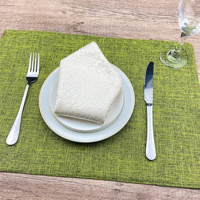Weabetfu Cloth Placemats Set of 6 Heat Resistant Dining Table Placemmats Cotton Linen Machine Washable Kitchen Table Mats Wrinkle Free Thick Fabric Place Mats,Easy to Clean,13" x 19" Grass Green