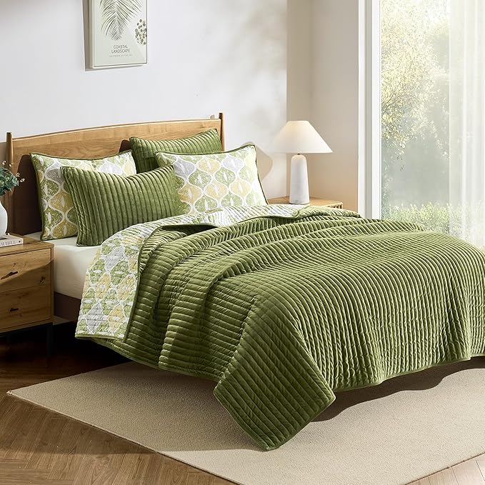 Wonderful Velvet Quilt Set - Striped Channel Stitch Green Quilt Queen, Rustic Ogee Printed Cotton Reversible Lightweight Comforter, Farmhouse Soft Bedspread Coverlet Bedding for All Season, 94"x94"