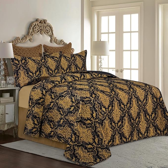 Loom and Mill Luxury Quilt Set 3 Piece, Classic Damask Quilted Bedspread King Size with 2 Shams, Soft Lightweight Jacquard Bedding Coverlet Set for Halloween Christmas All Season (Black, King)