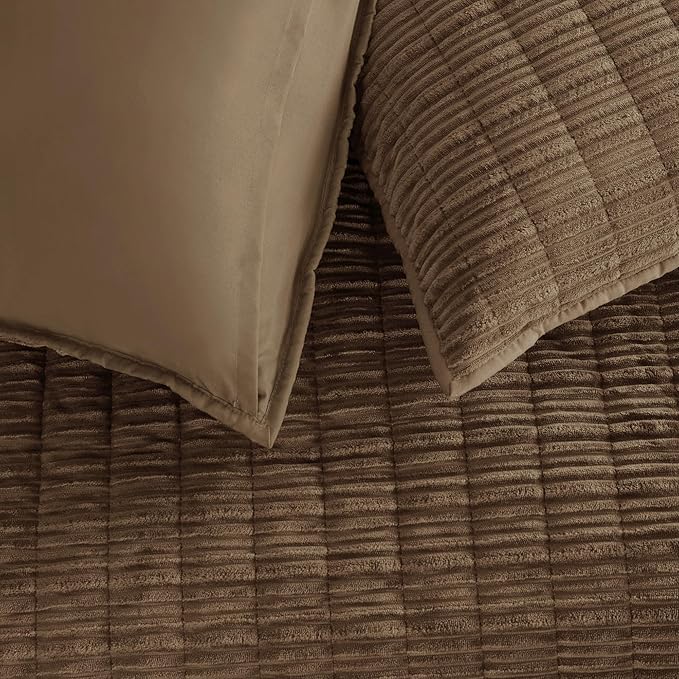Wonderful Luxury Velvet Quilt Striped Channel Stitch Brown Quilt King, Soft Tufted Corduroy Lightweight Comforter, Pet-Friendly, Tear-Resistant Bedspread Coverlet Bedding Set for All Season 106"x94"